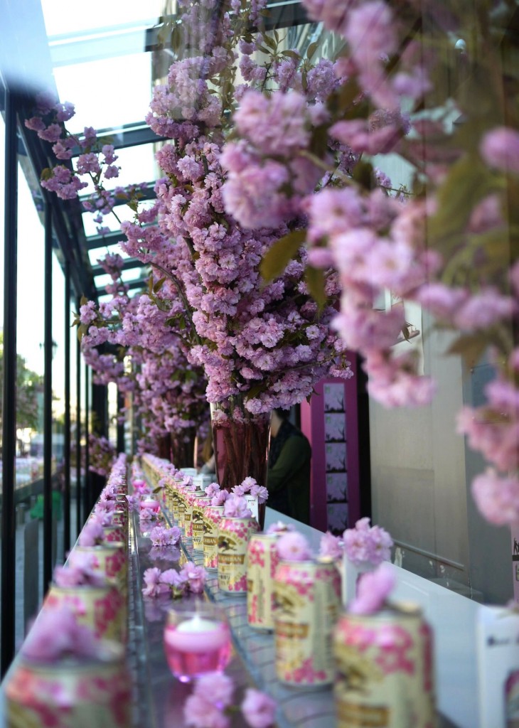 Décoration florale pour KIRIN ICHIBAN, BIÈRE JAPONAISE "SAKURA"