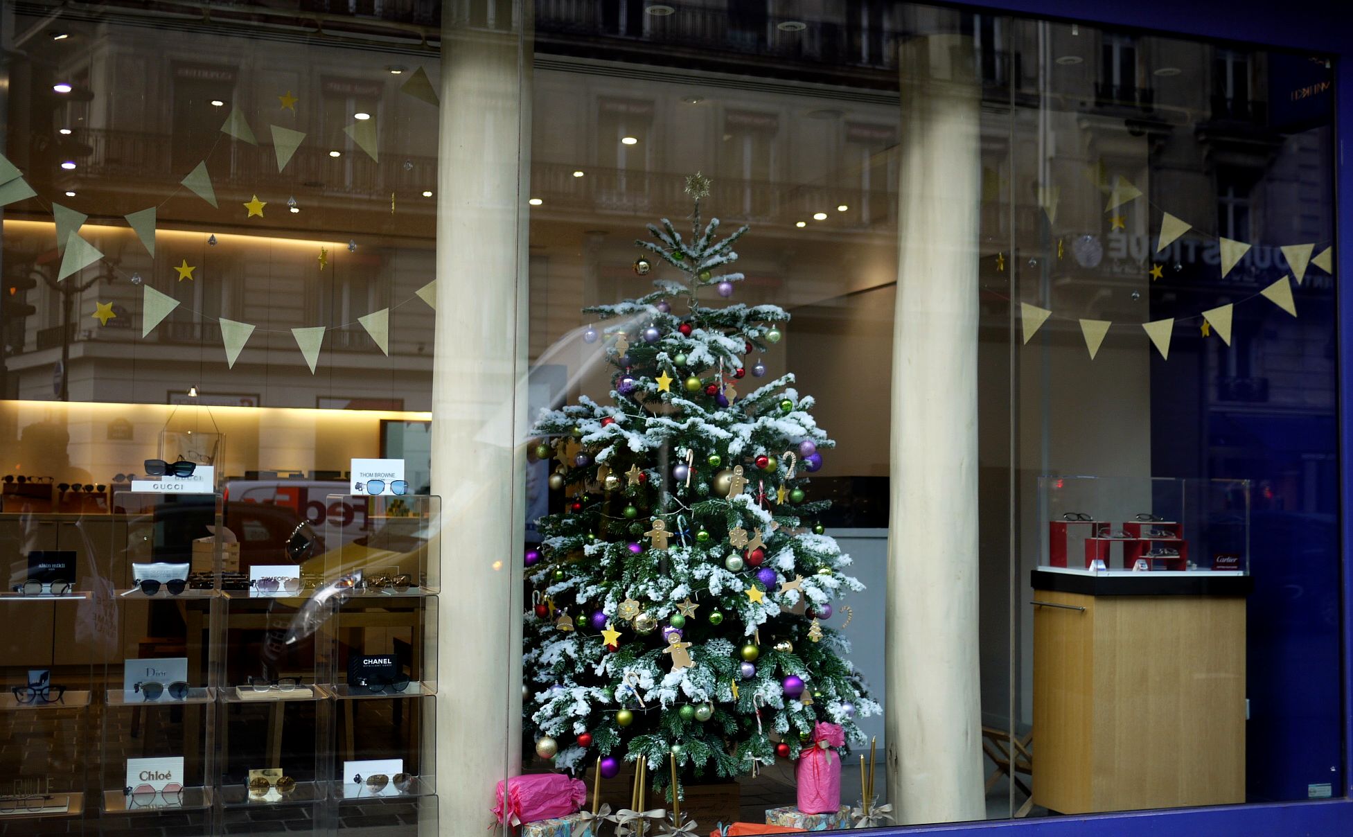 Decoration de vitrine chez PARIS MIKI