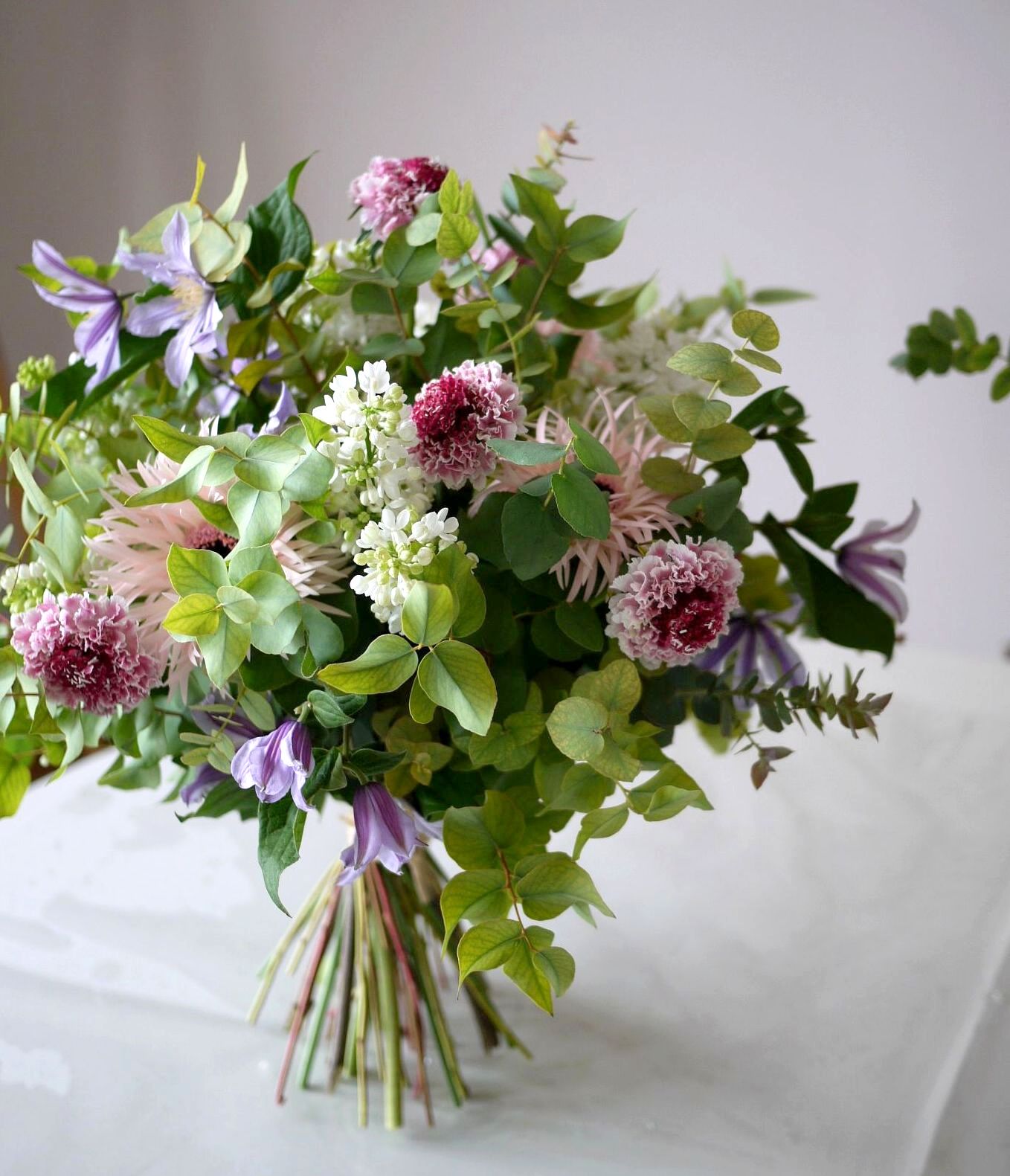 clemathis, eucalyptus, germini, lilas, scabieuse