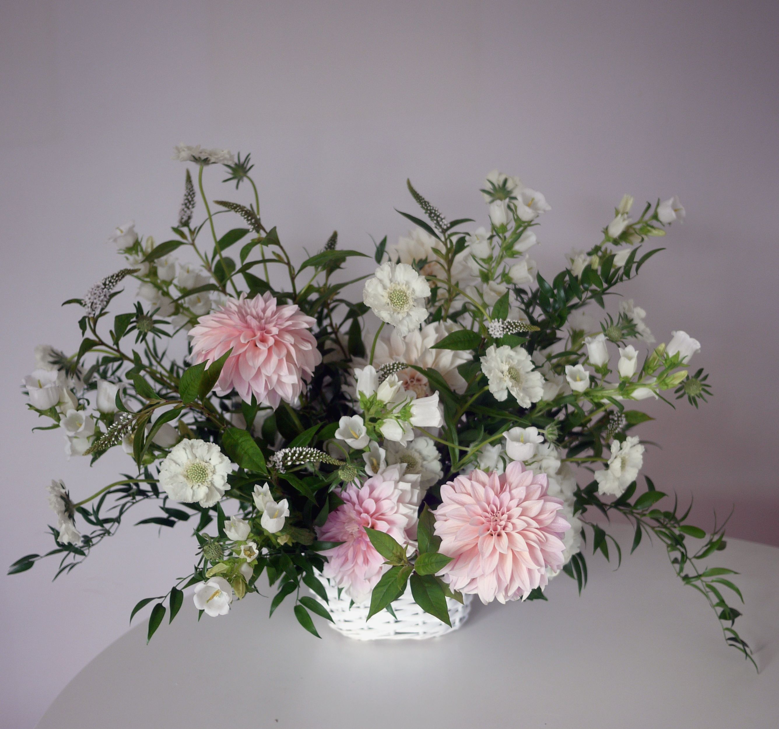 Composition avec dahlia